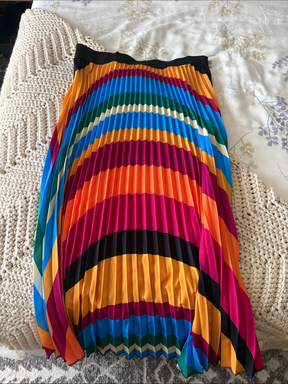 Women’s long pleated skirt
